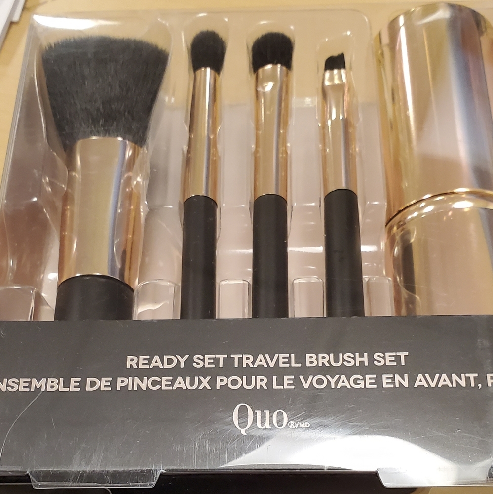 Teavel makeup brush set